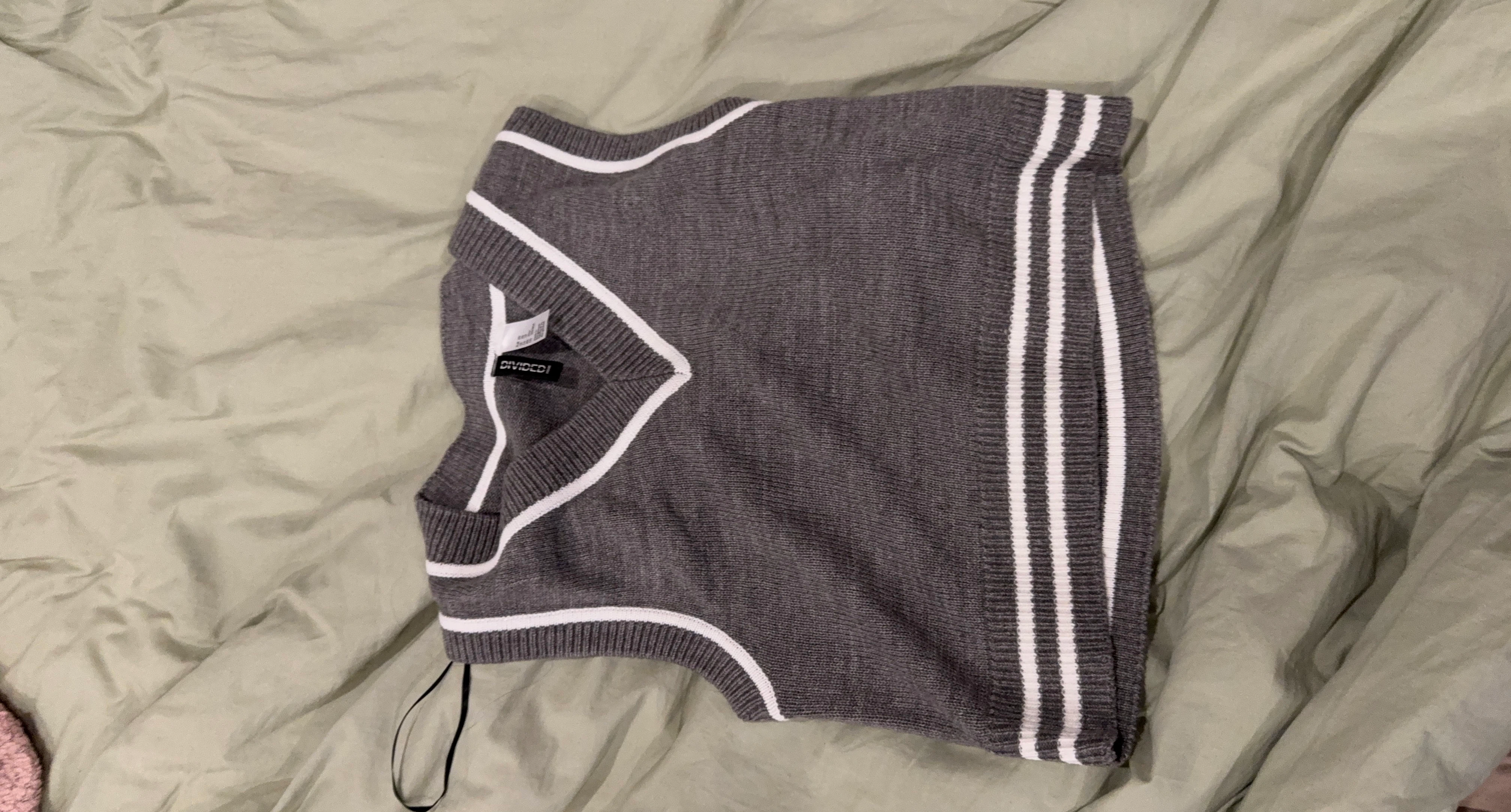 Divided by H&M Grey Sweater Vest