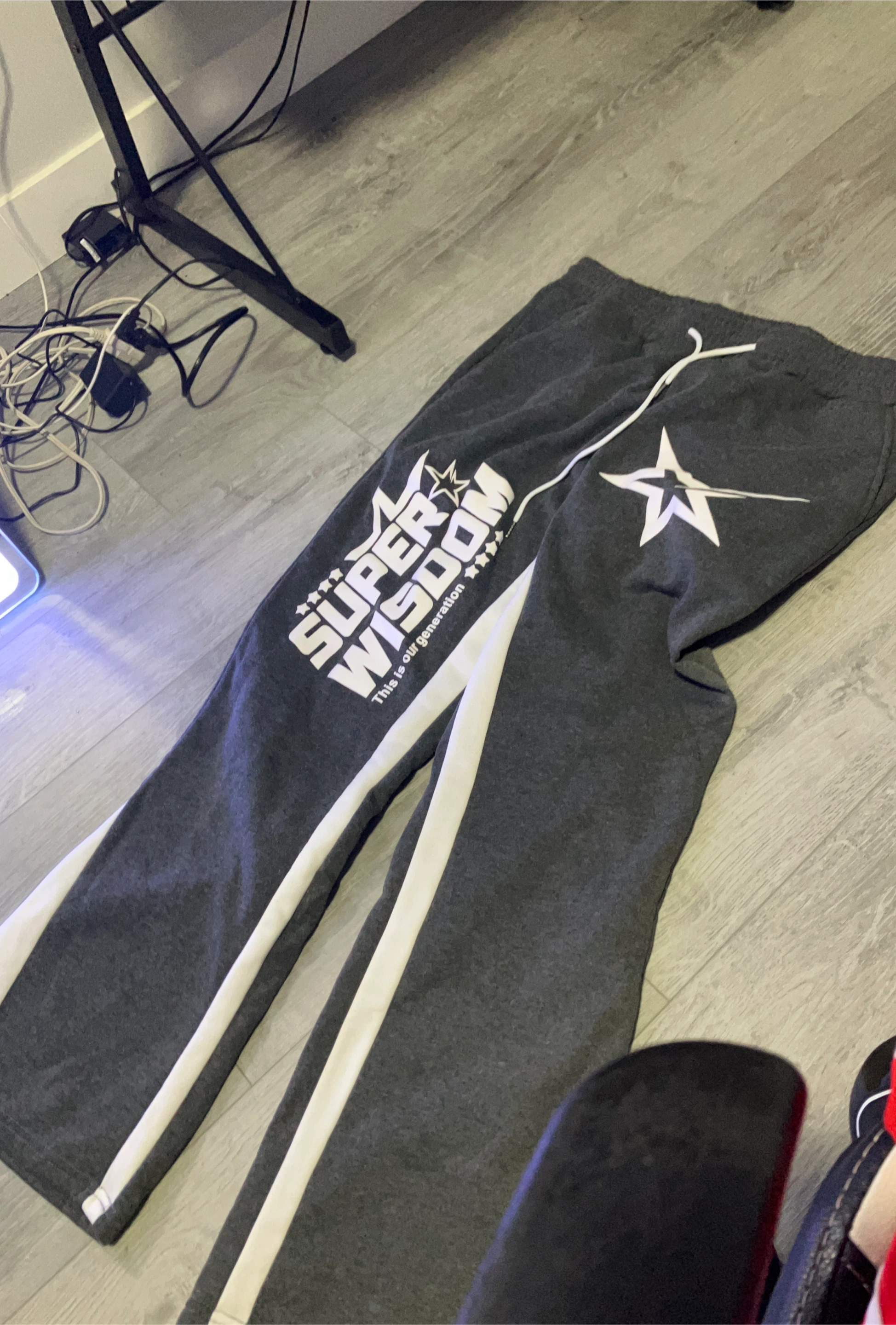 Super Wisdom sweatpants