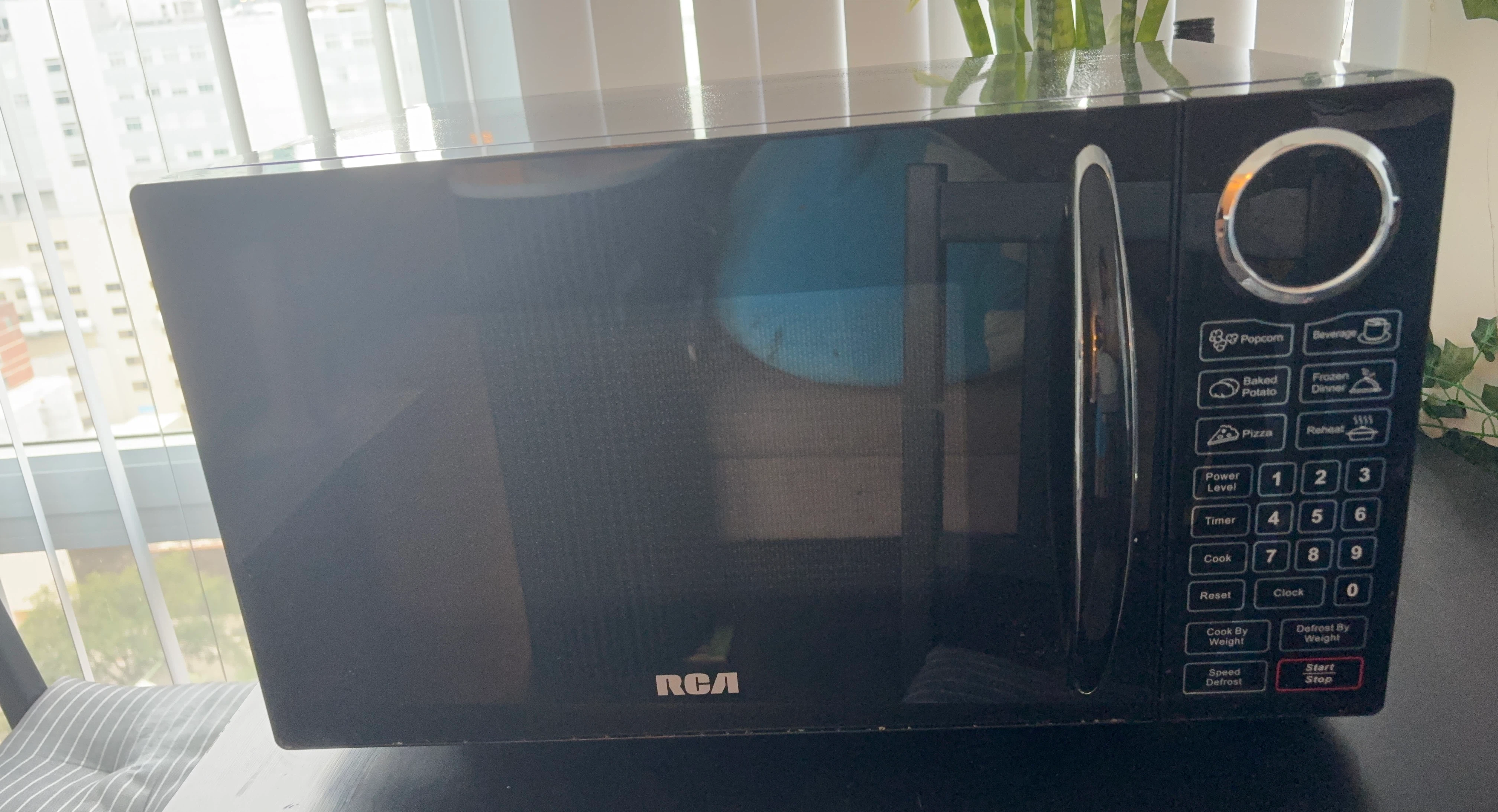 RCA Black Microwave