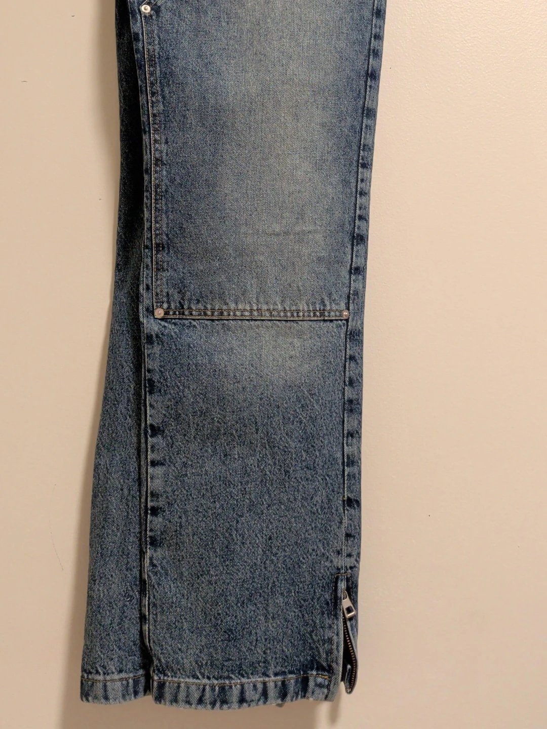 Blue Denim Jeans with Zipper Ankles