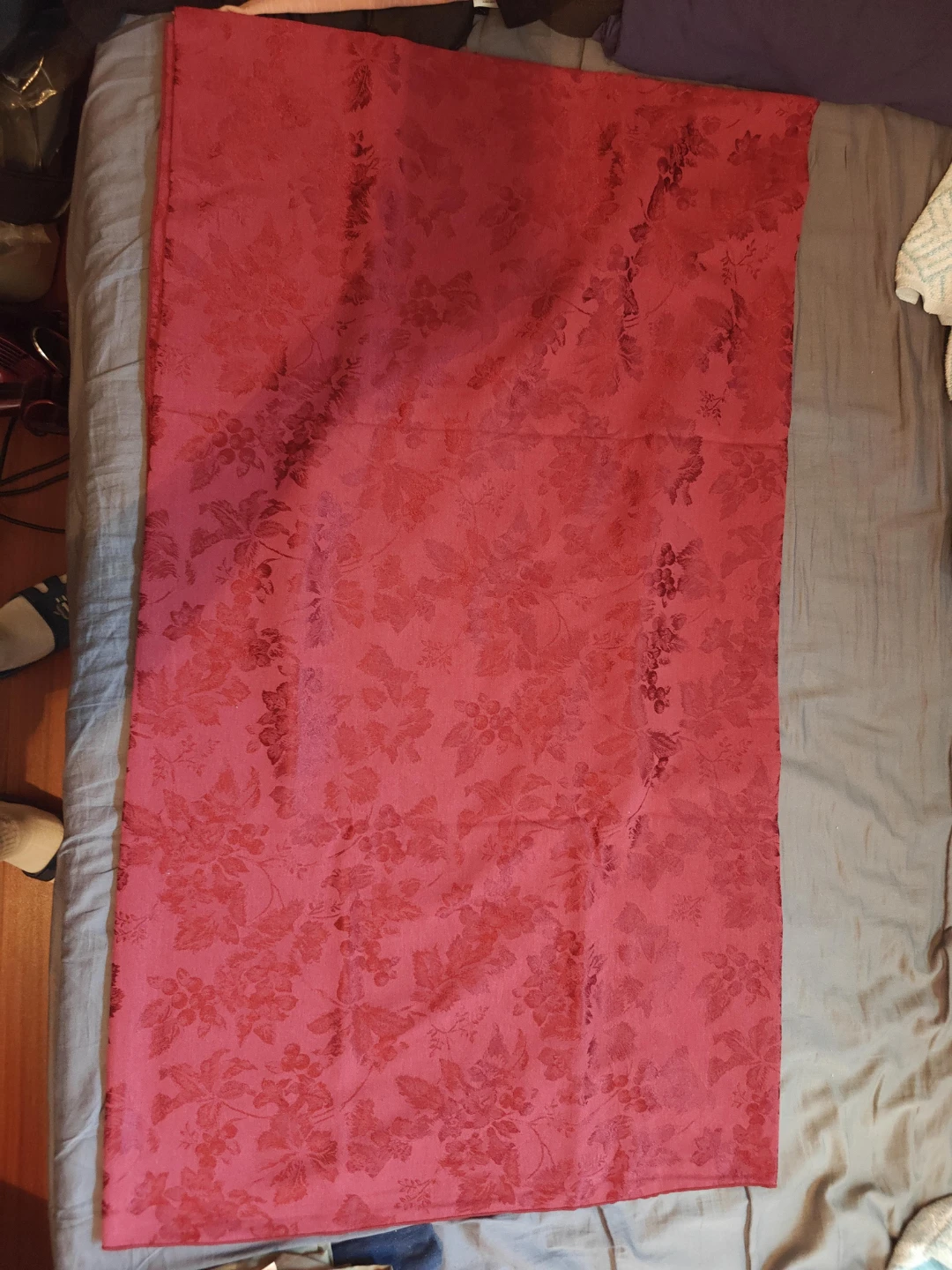 Red Floral Jacquard Table Runner