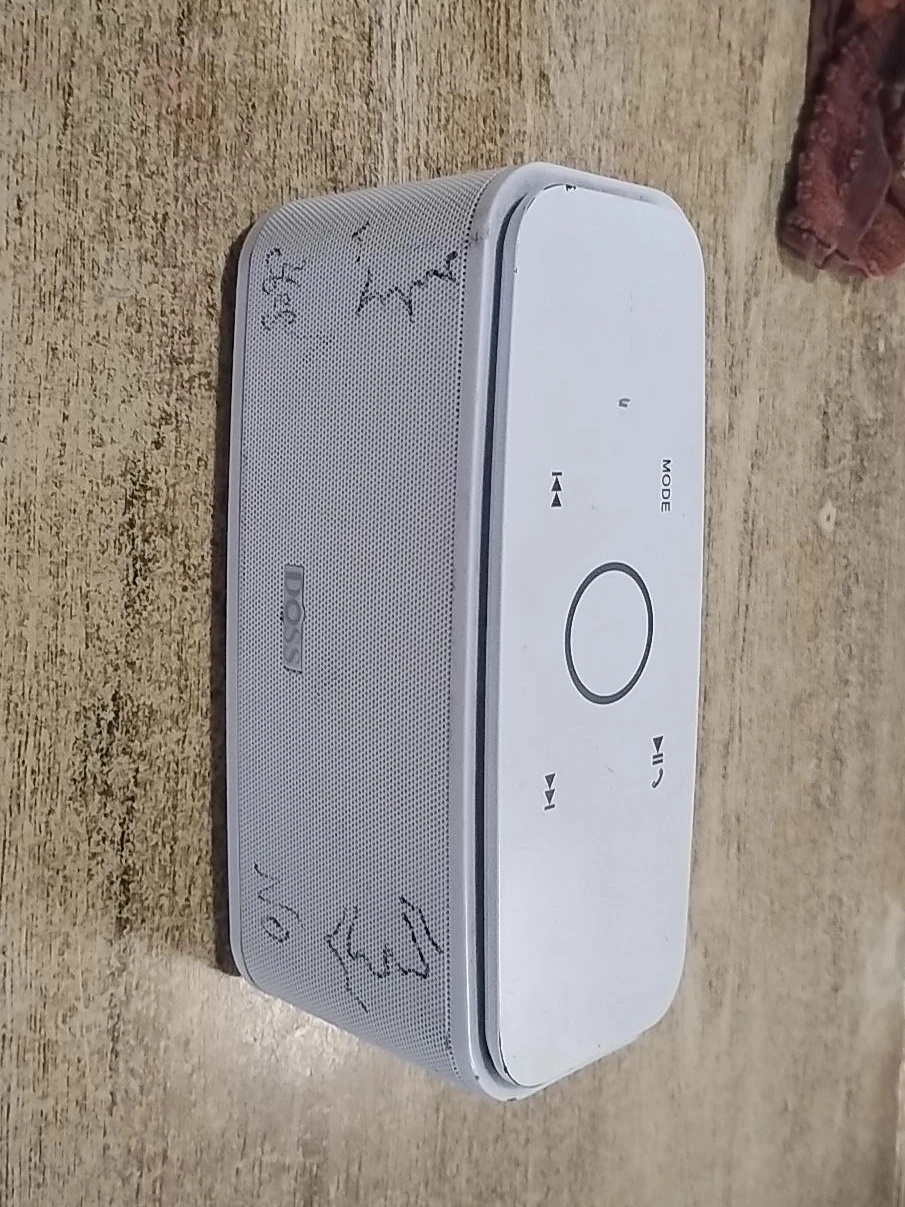 DOSS White Bluetooth Speaker