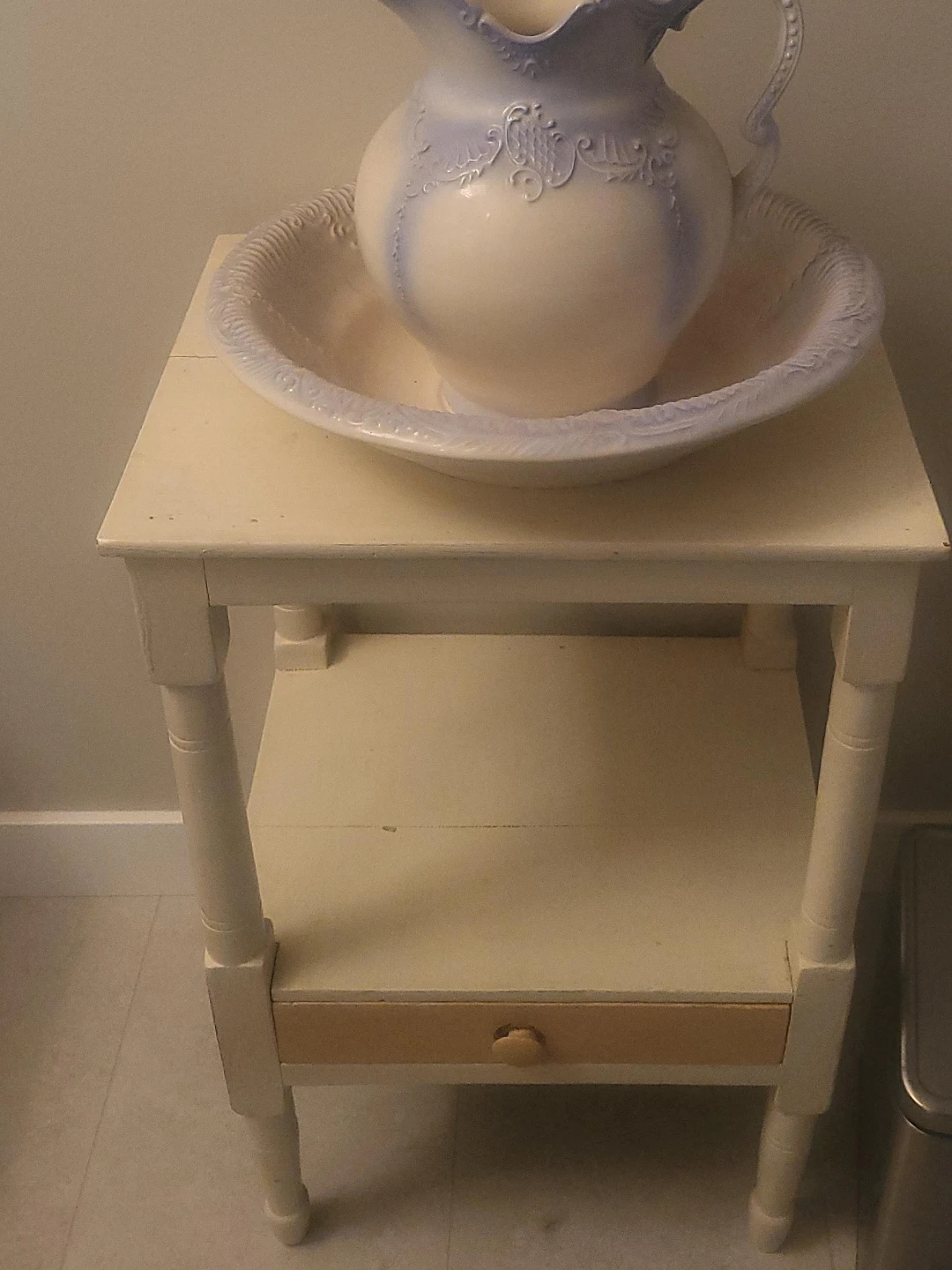 Vintage Wash Basin and Pitcher Stand