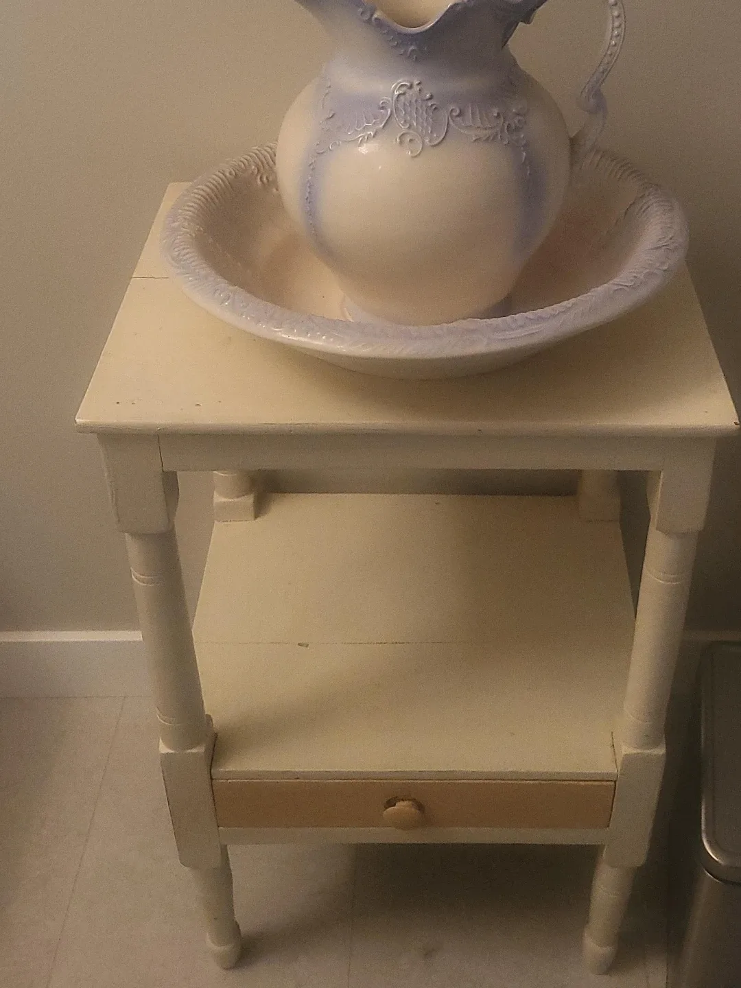 Vintage Wash Basin and Pitcher Stand