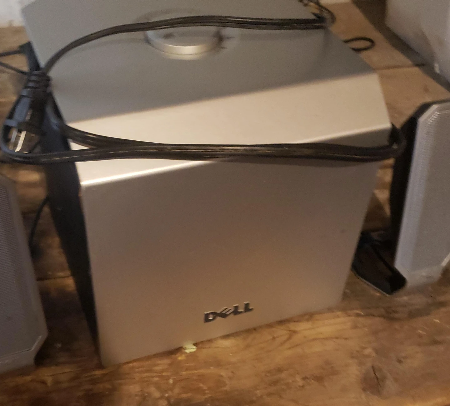 Dell multimedia speaker system with subwoofer