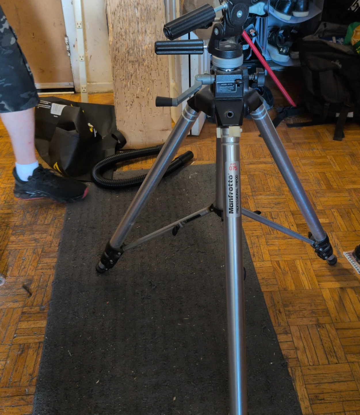 Manfrotto art075 tripod