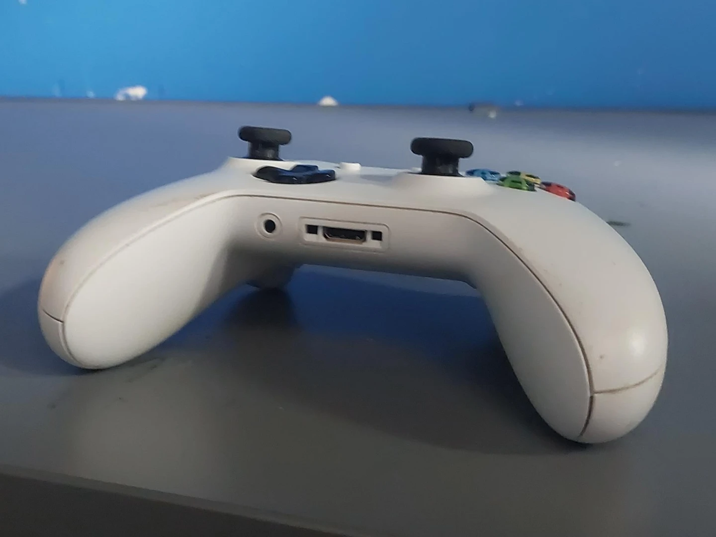White Xbox Wireless Controller