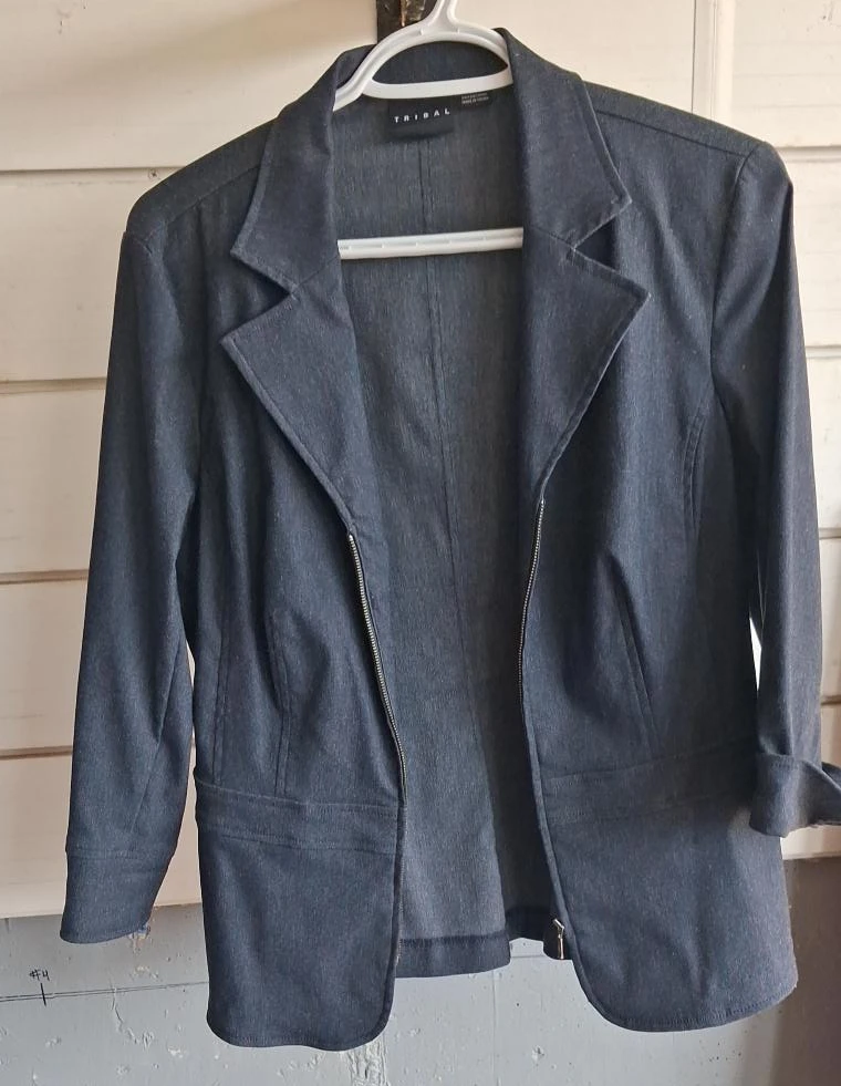 Tribal Women's Grey Zipper Blazer