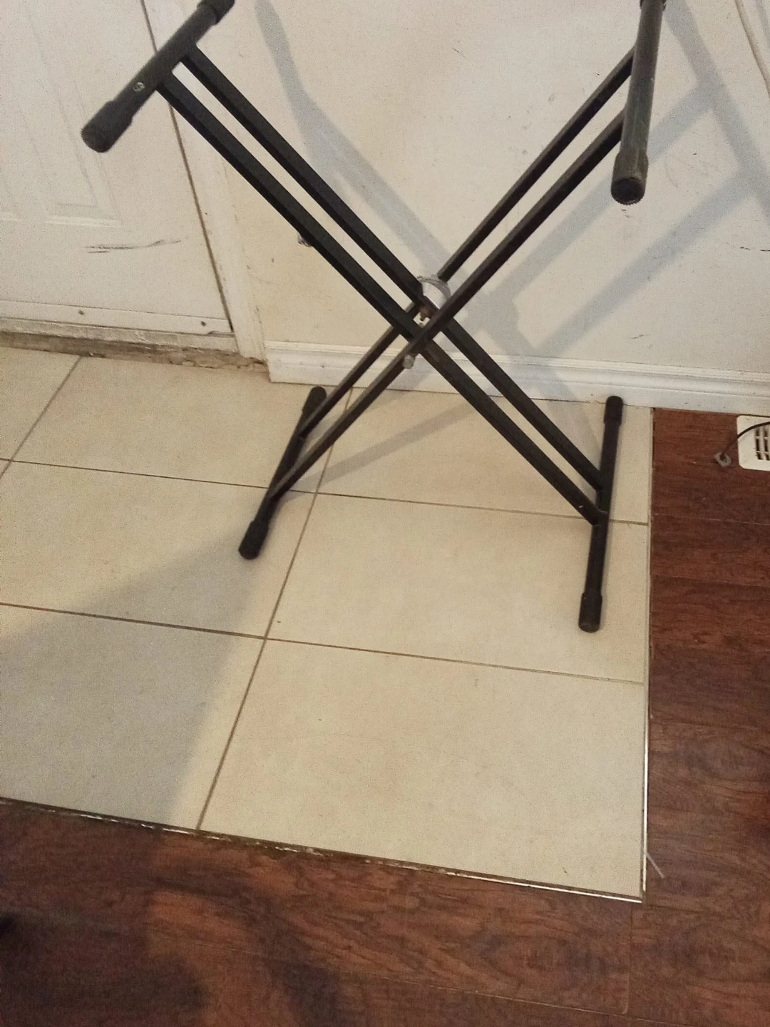 Black folding metal X-style keyboard stand