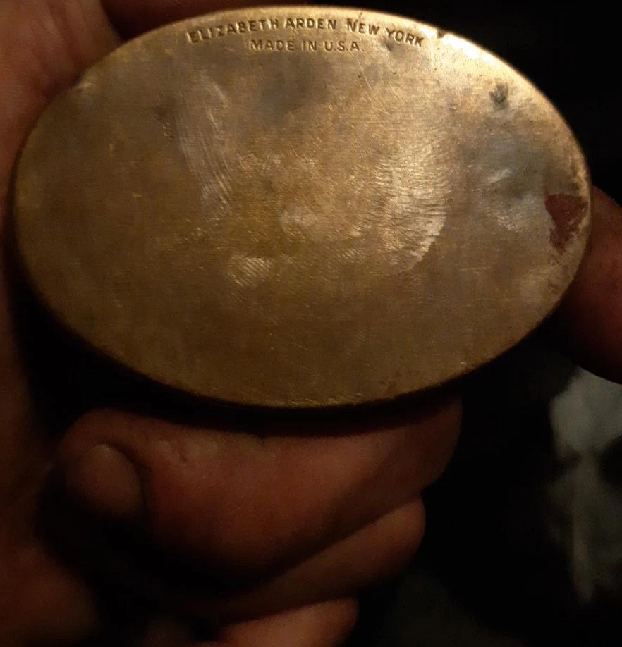 Elizabeth Arden New York Vintage Gold Tone Oval Compact