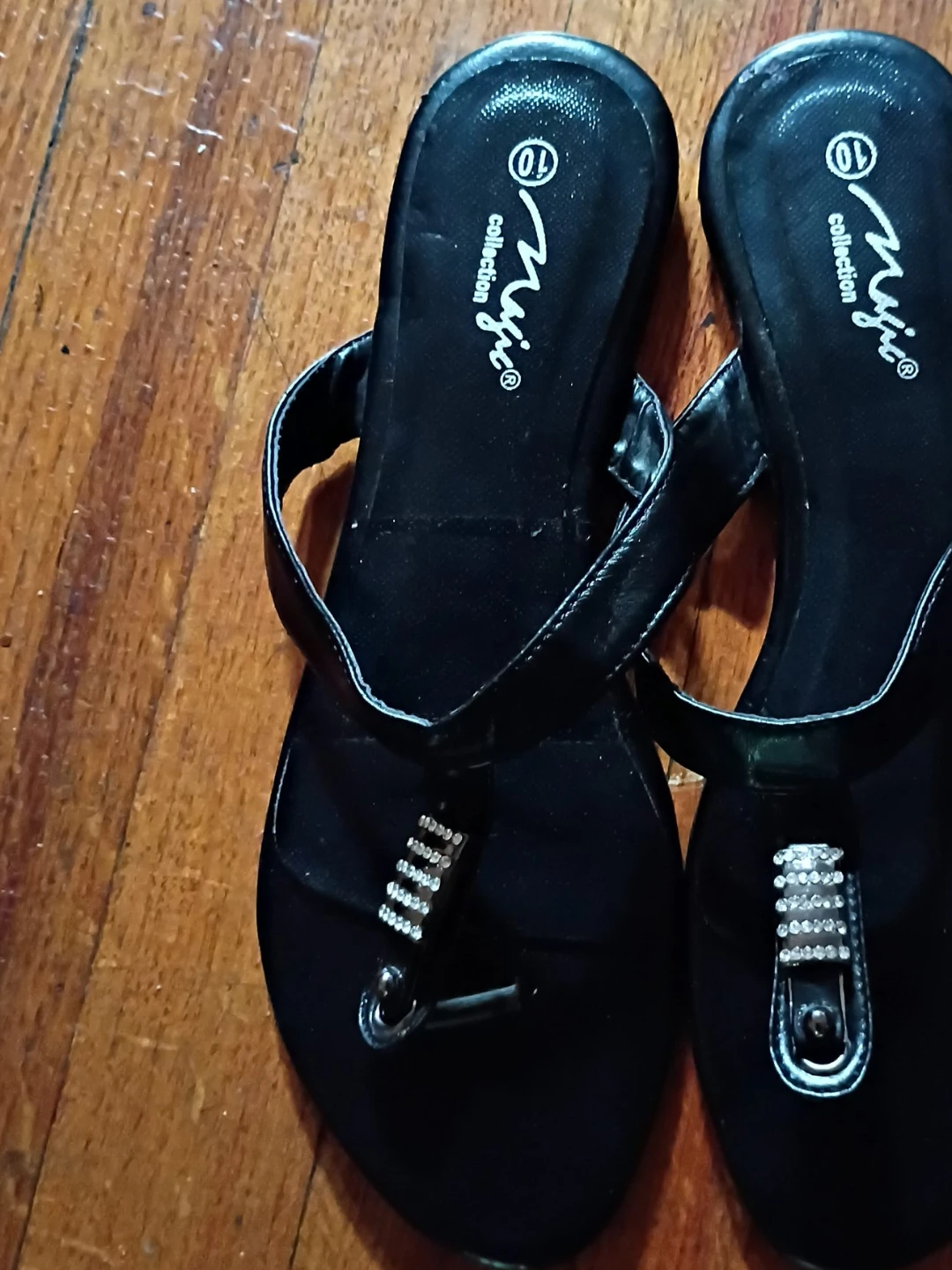 Magic Collection Black Thong Sandals Size 10