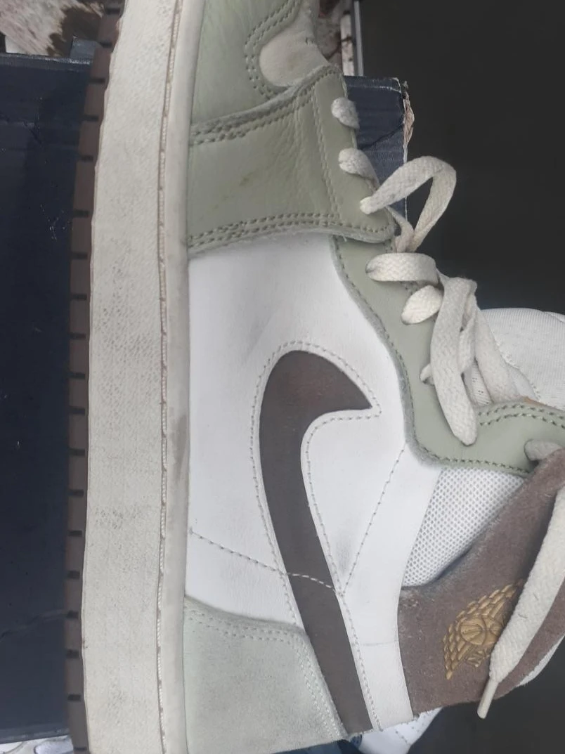 Nike Air Jordan 1 Mid SE