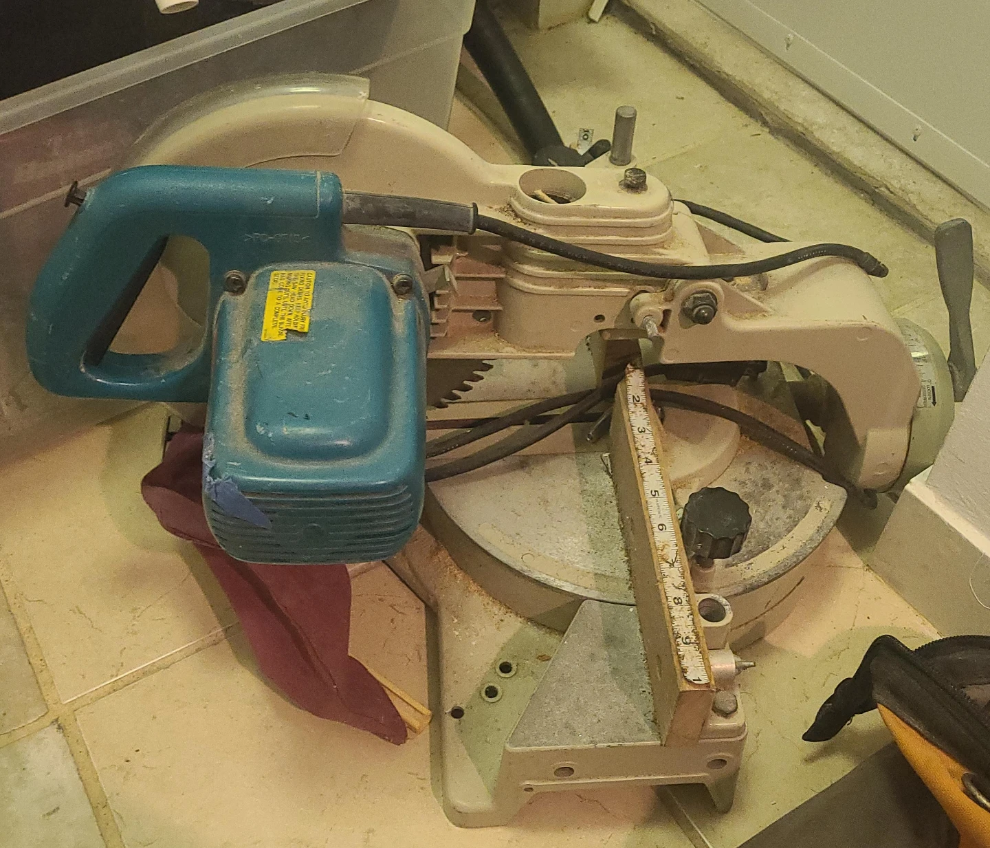 Makita Compound Miter Saw