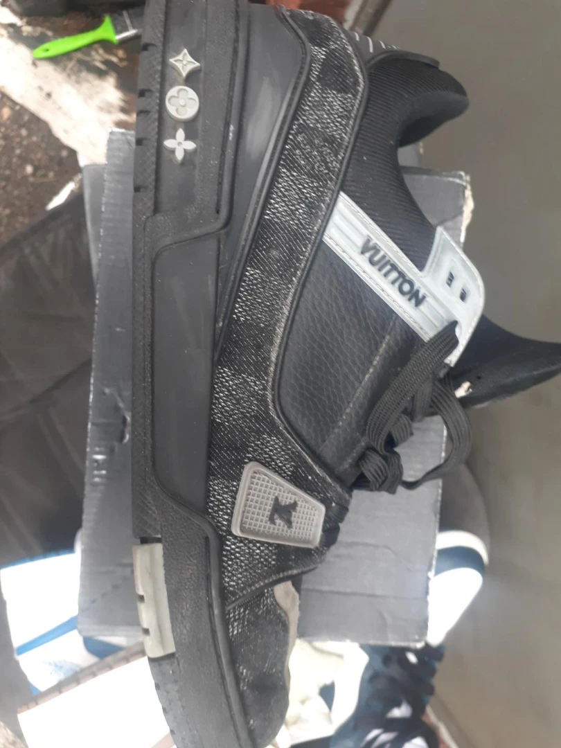 Louis Vuitton Sneakers