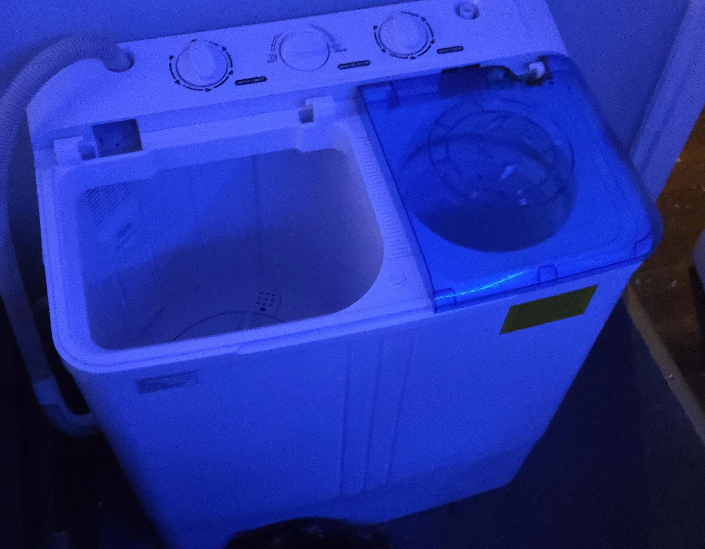 Portable Twin Tub Washing Machine (washing mechanic broken)