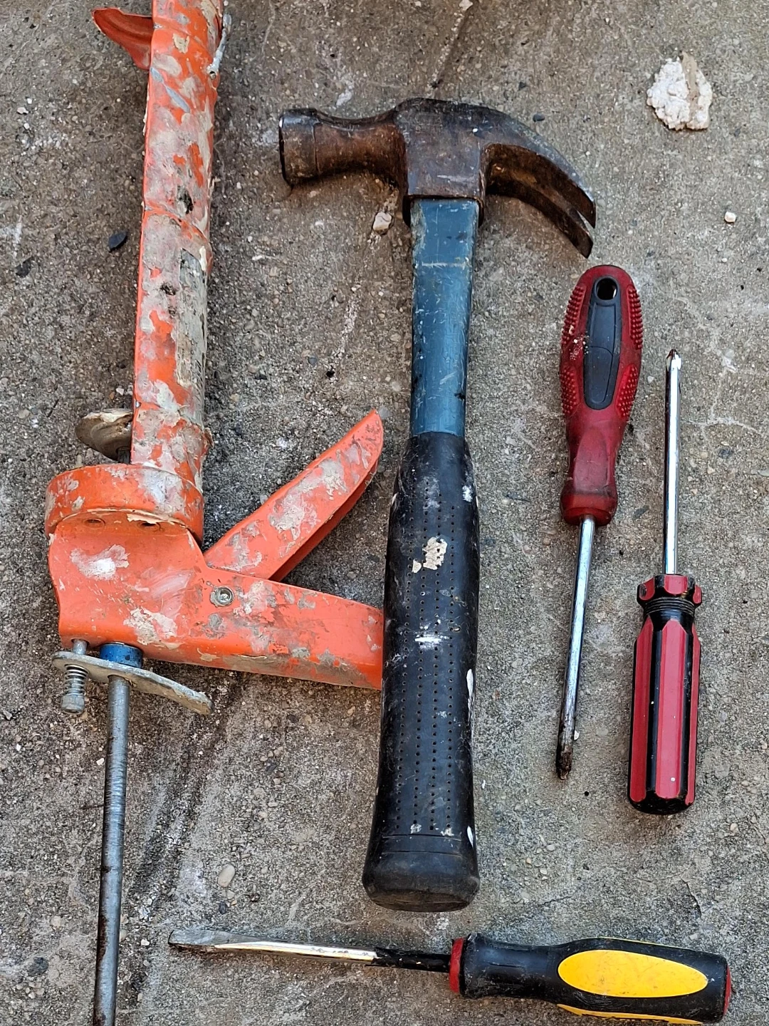 Caulking Gun, Hammer, and Screwdrivers Tool Set