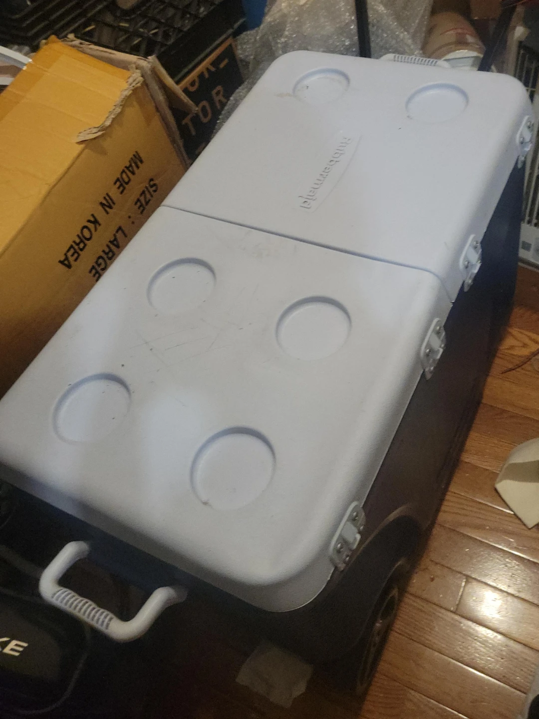 Rubbermaid Cooler