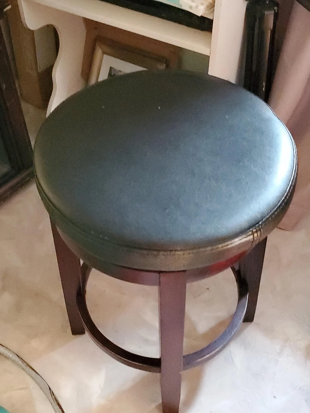 Swivel Bar Stool