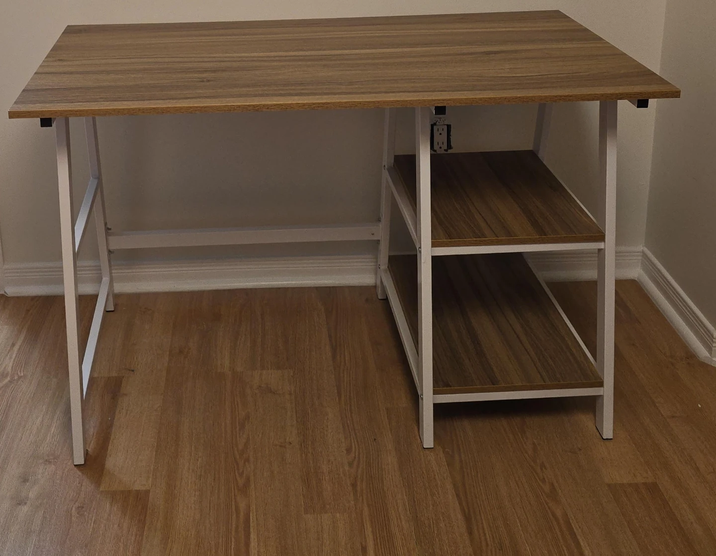 Wooden top desk with white metal frame and shelves - photo 2