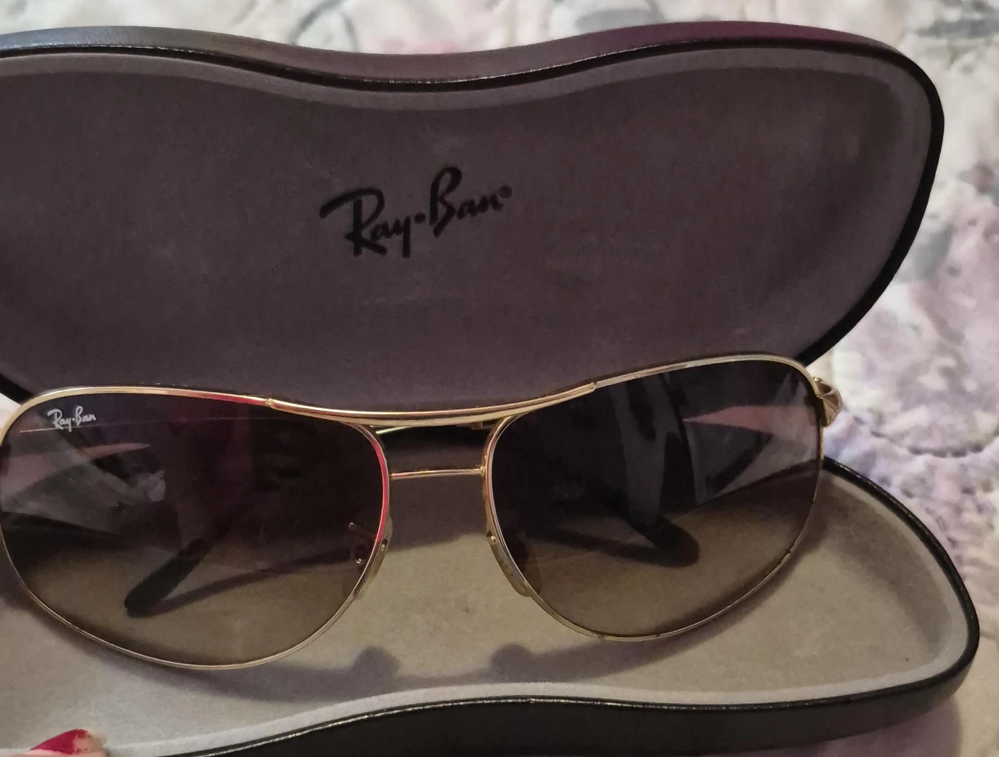 Ray-Ban Aviator Sunglasses with Case