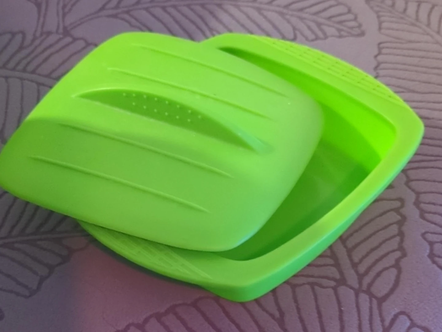 Microwave silicone food steamer