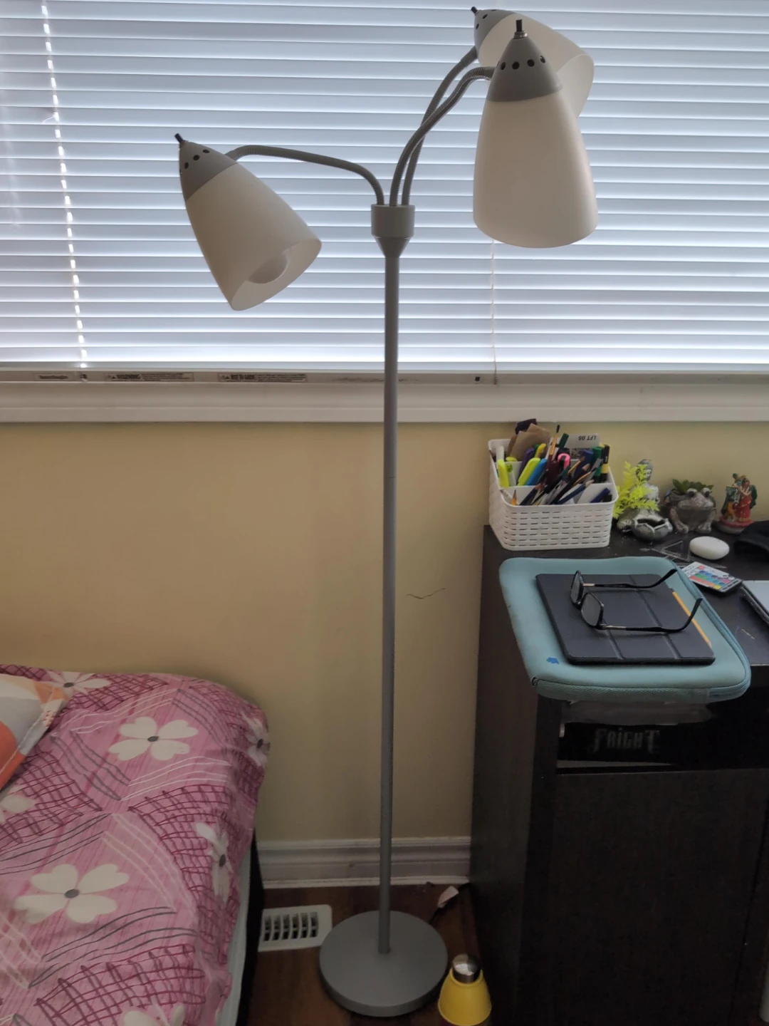 3 headed lamp