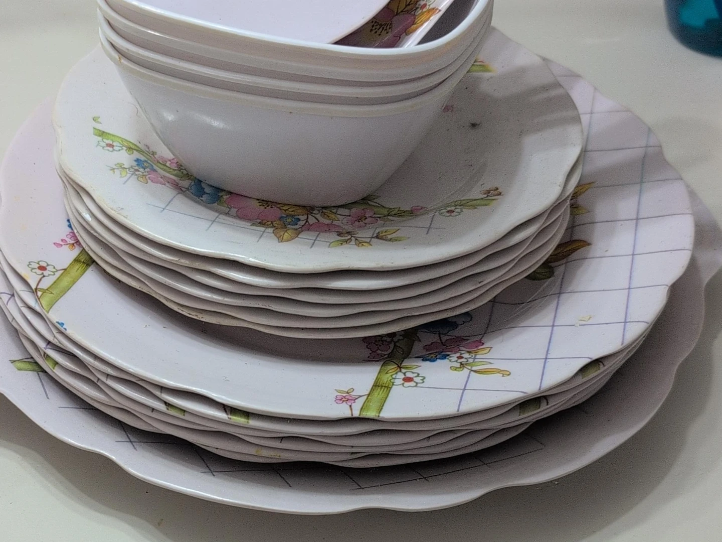 Set of 7 Vintage Melamine Plates and Bowls