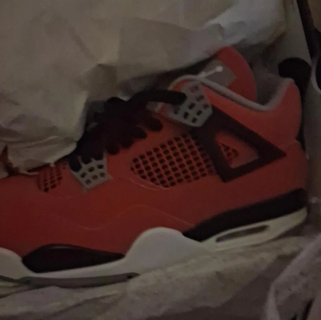 Air Jordan 4 Retro Orange