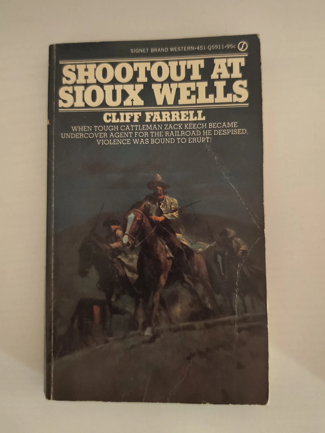 Shootout at Sioux Wells by Cliff Farrell - Signet Western Book