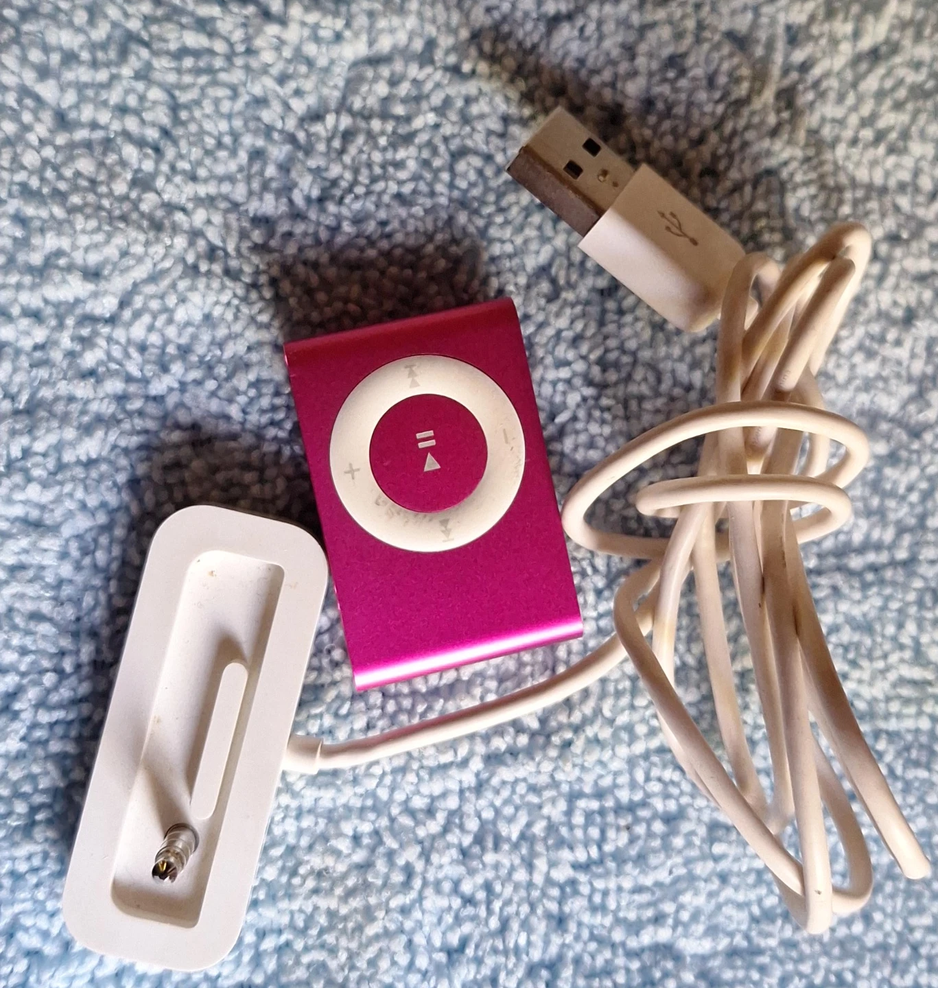 Pink Apple iPod Shuffle (3rd Gen) with Dock and USB Cable