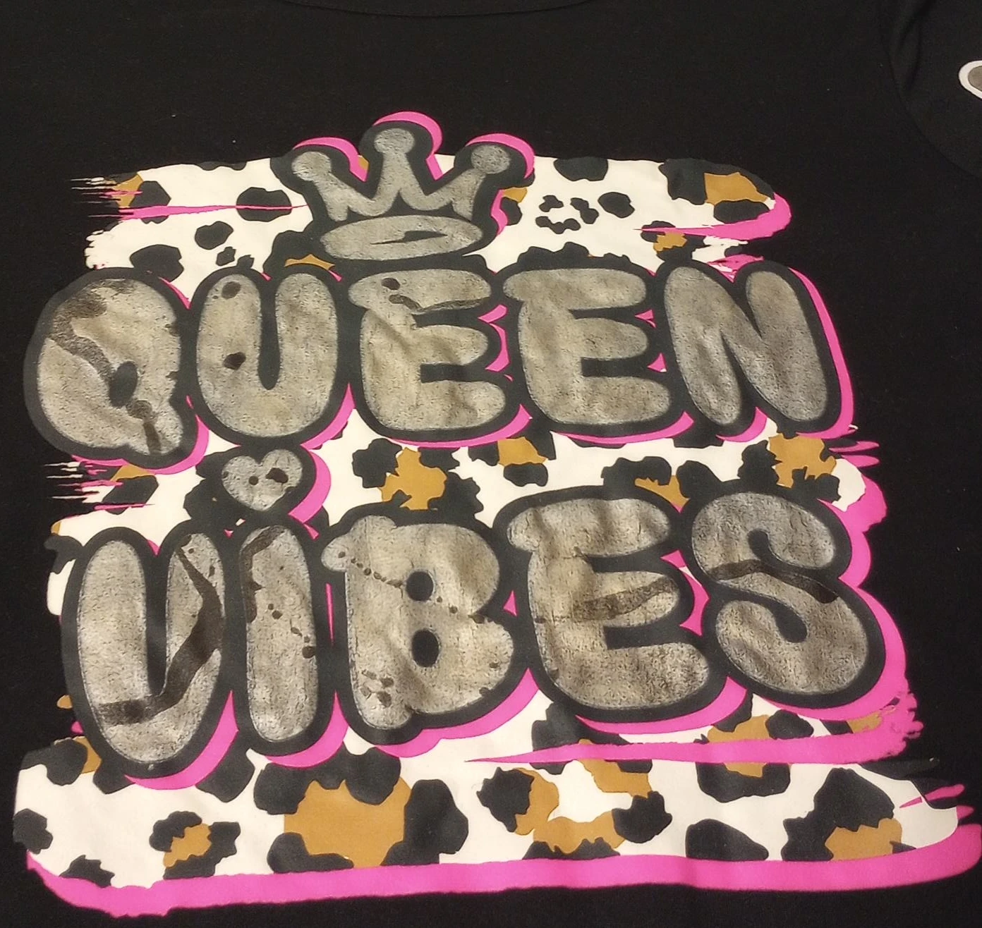 Black T-Shirt with "Queen Vibes" Graphic