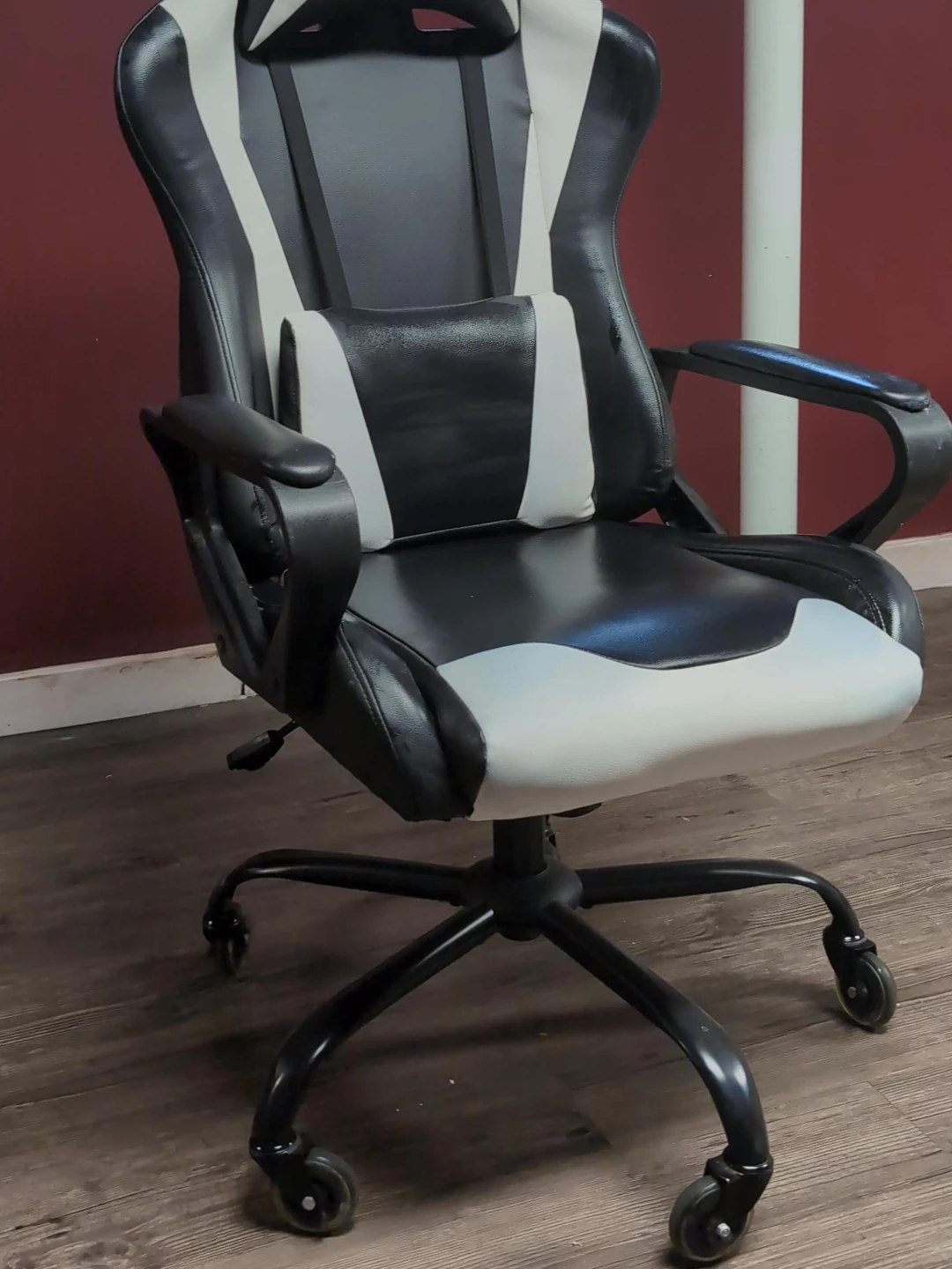 Black and White Gaming Chair With Rollerblade Wheels