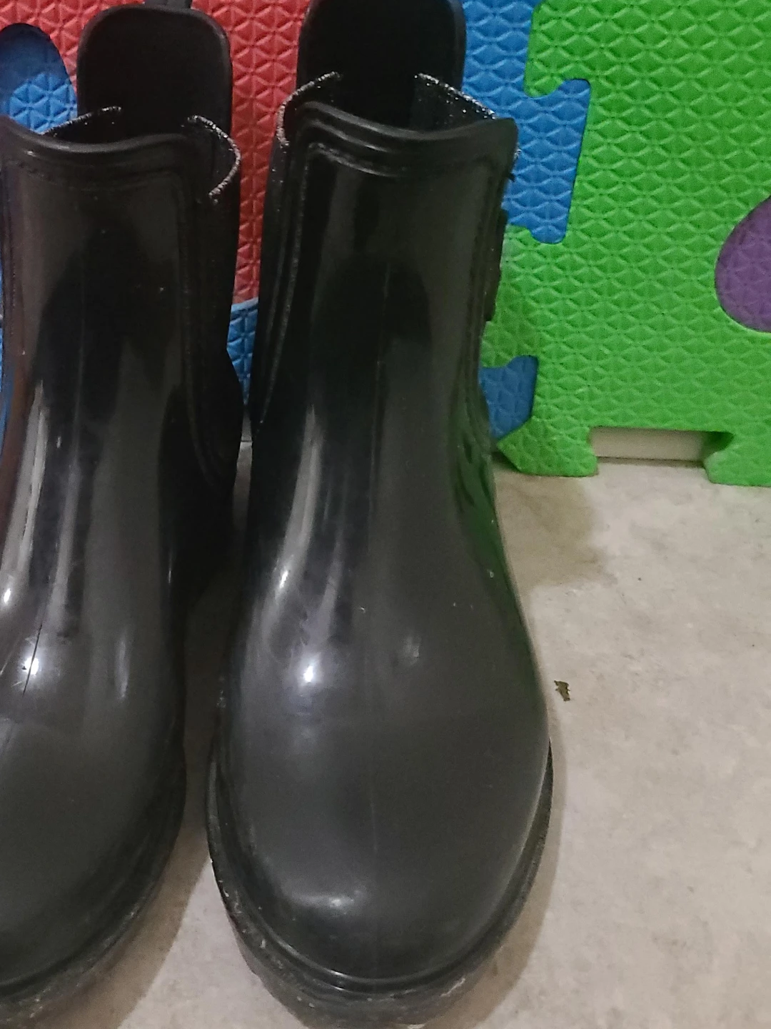 Black Chelsea Rain Boots youth size 1