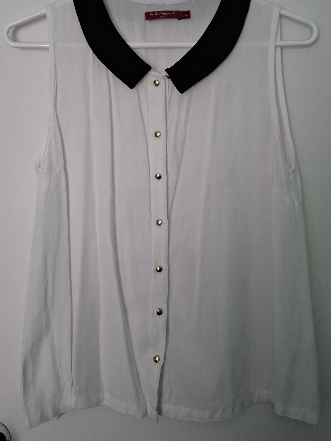 Sleeveless Blouse - White with Black Collar - Size L
