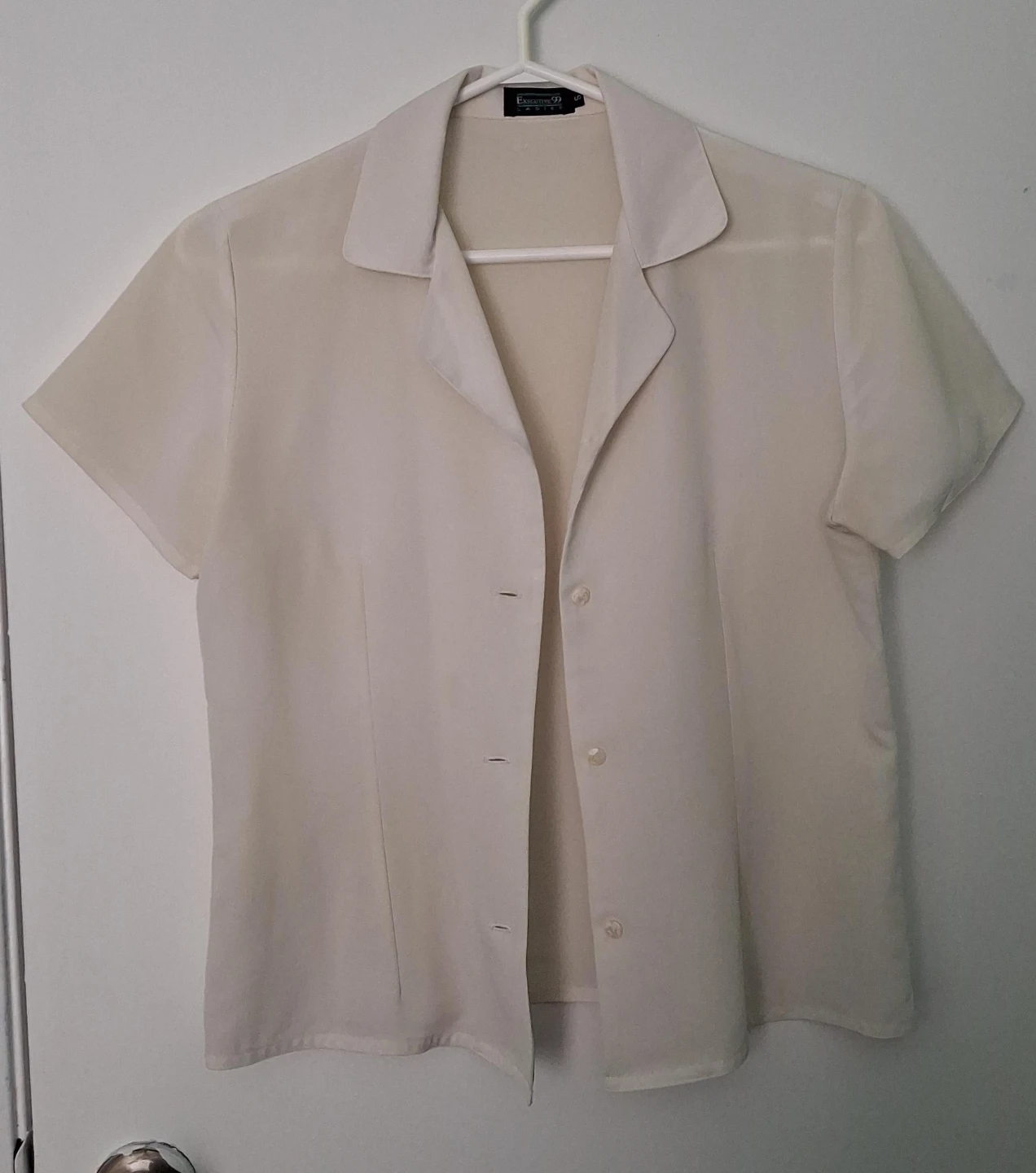 Ladies Cream Short Sleeve Button-Up Blouse
