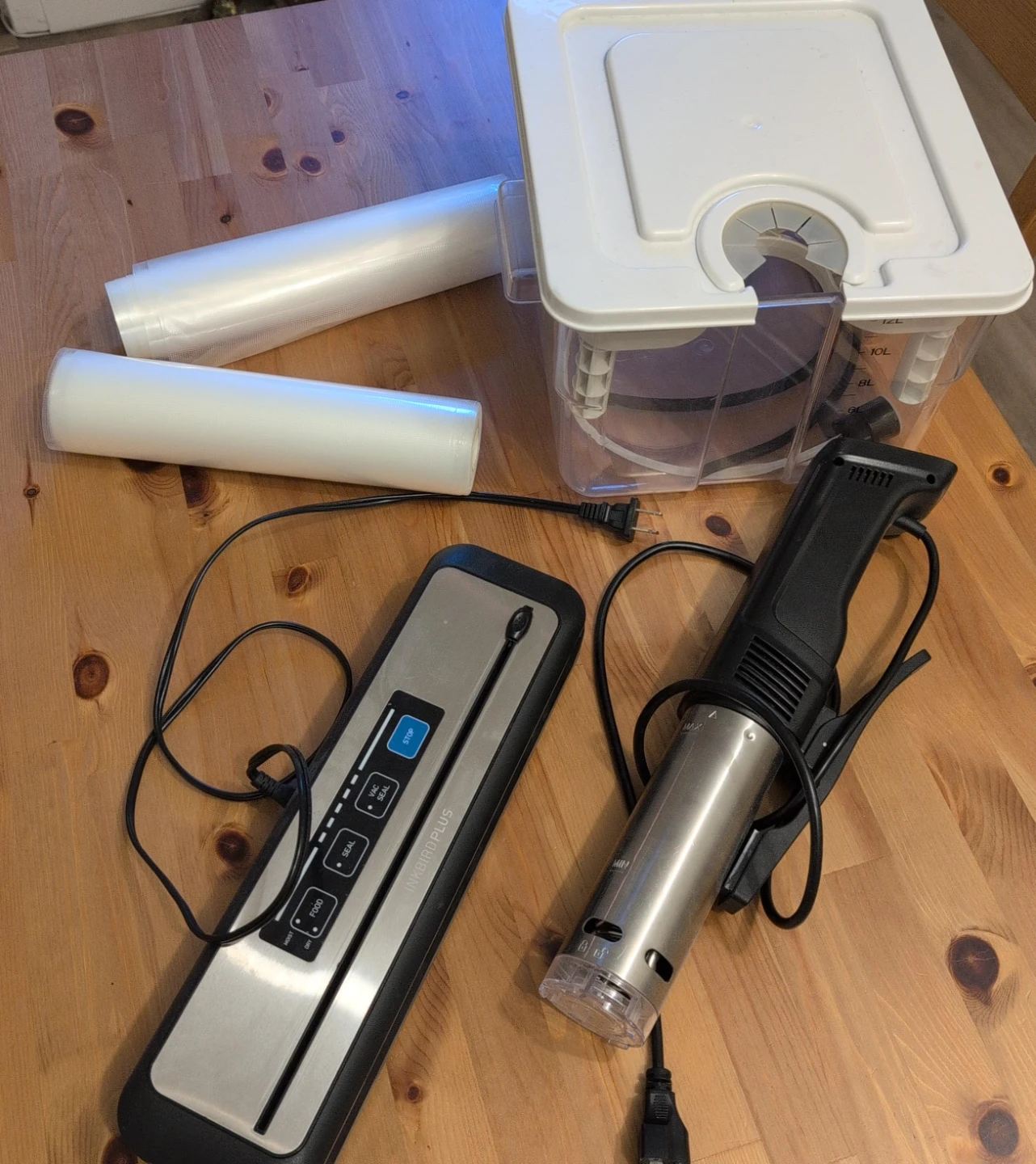 Inkbird Sous Vide Cooker and Vacuum Sealer Machine