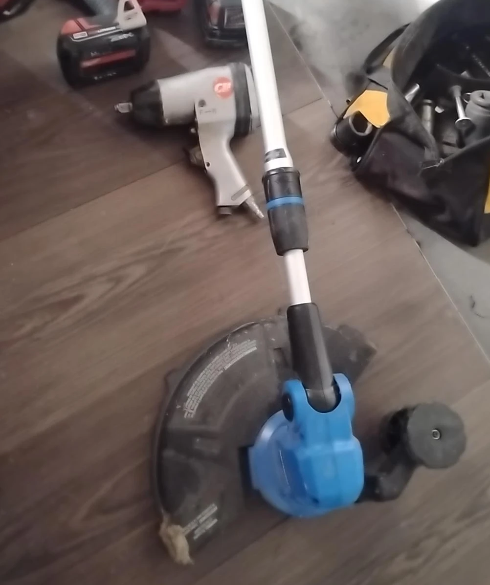 WEED WACKER STRING TRIMMER