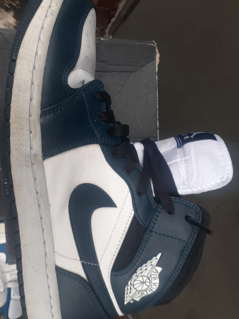 Air Jordan 1 Mid SE Dark Marina Blue