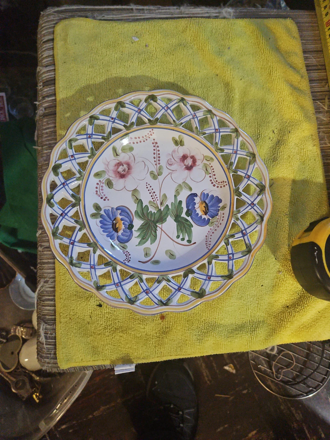 Decorative Lattice Plate with Floral Design