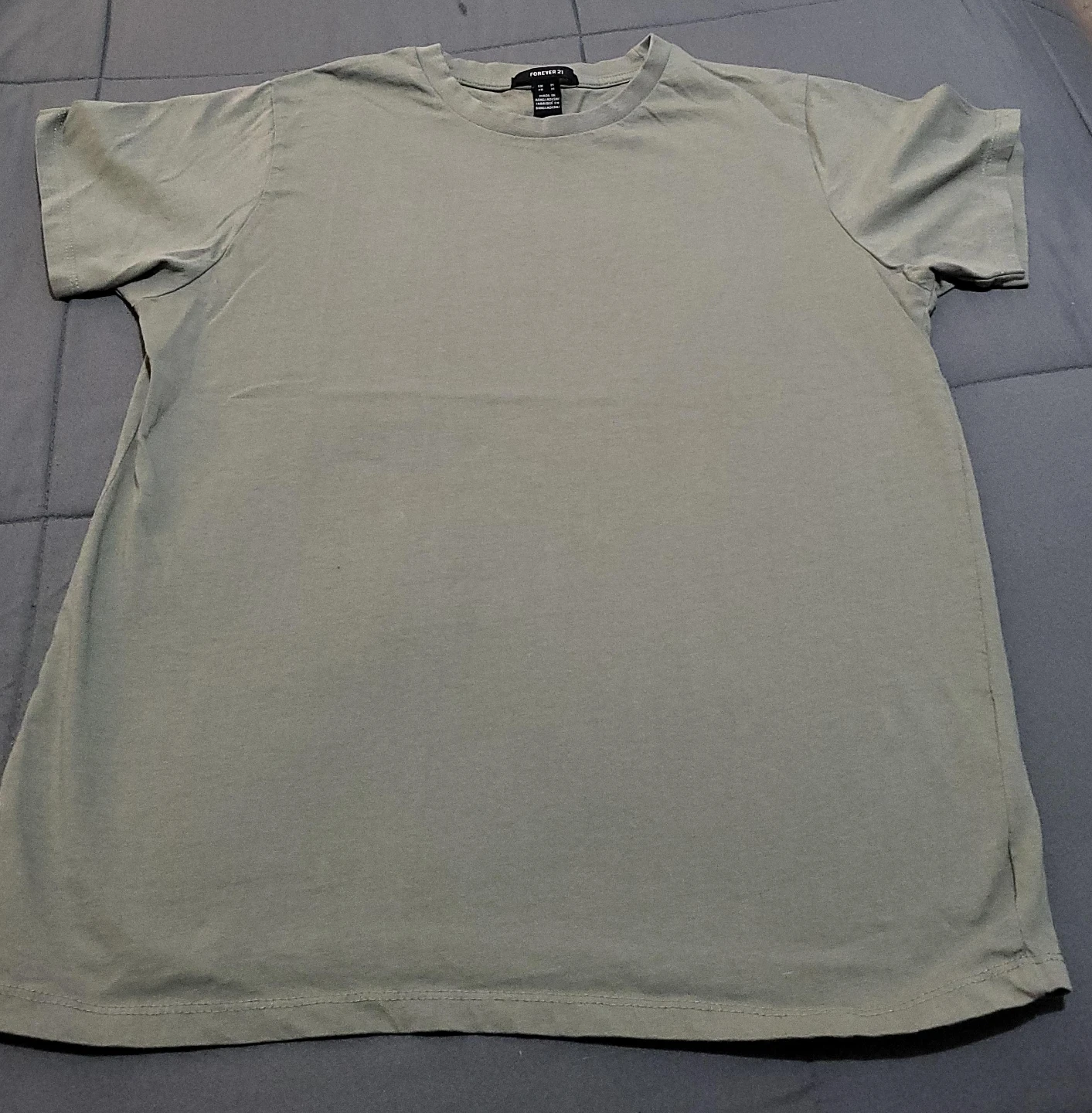 Forever 21 T-Shirt
