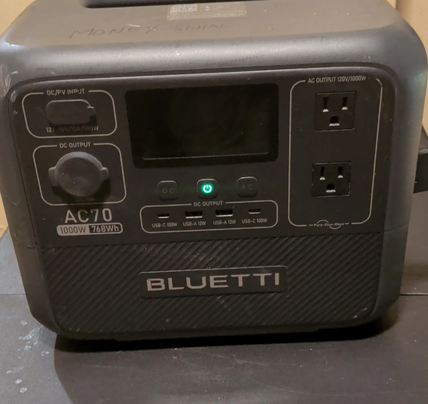 BLUETTI AC70 1000W 768Wh Portable Power Station