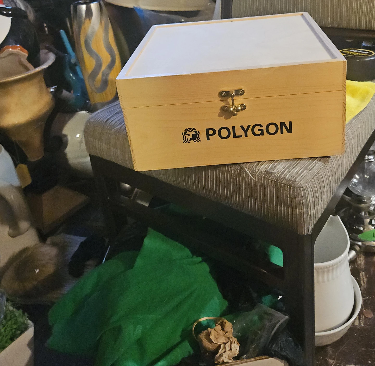 Polygon wooden box