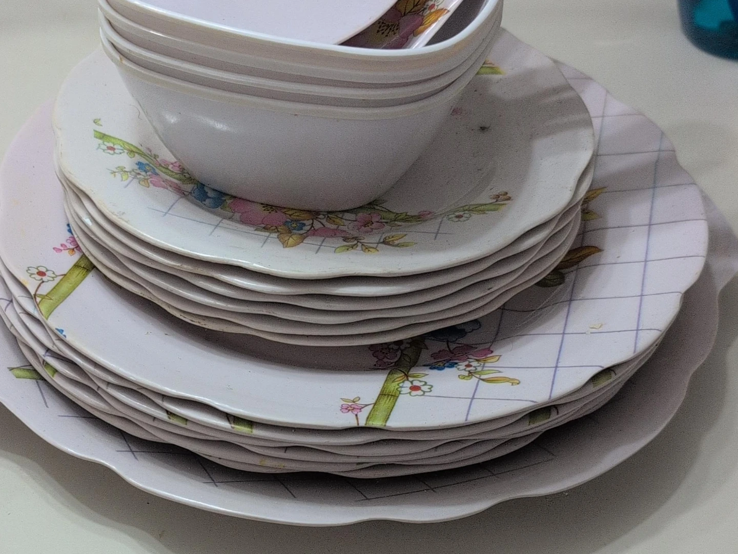 Floral Pattern Dishware Set
