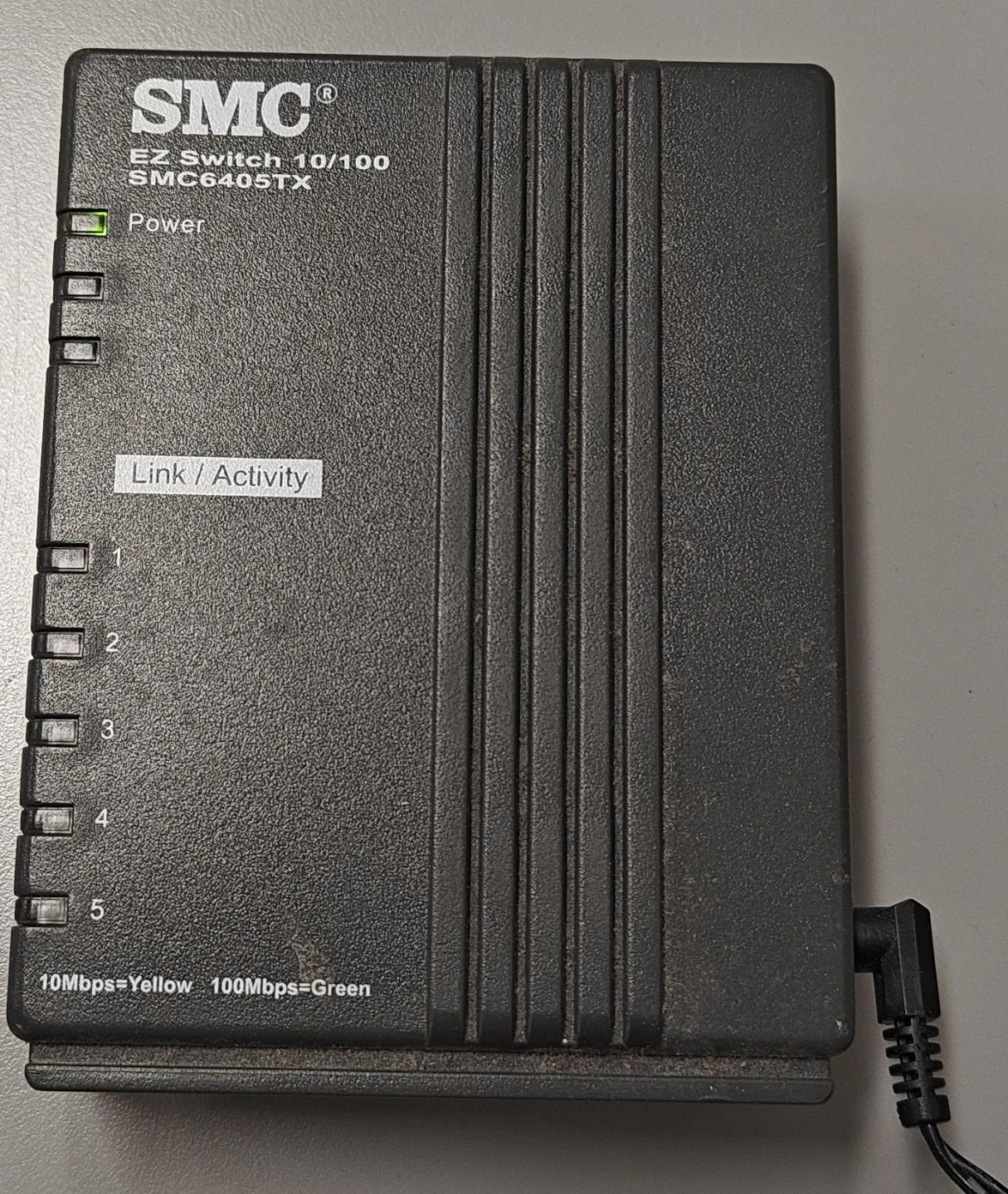 SMC EZ Switch 10/100 SMC6405TX 5-Port Network Hub