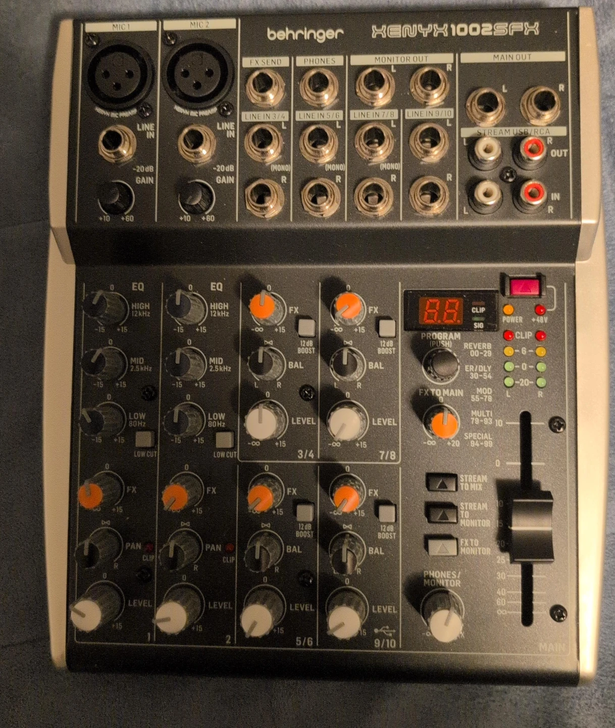 Behringer XENYX 1002SFX(Includes Power Adapter & USB Cable)