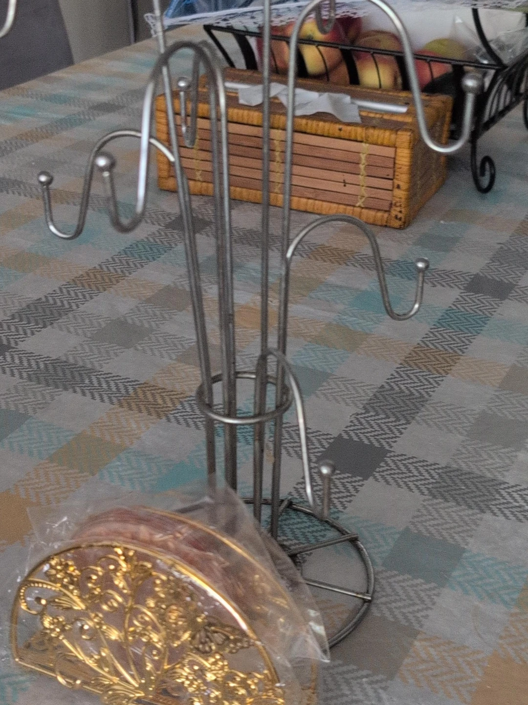 Metal mug tree stand