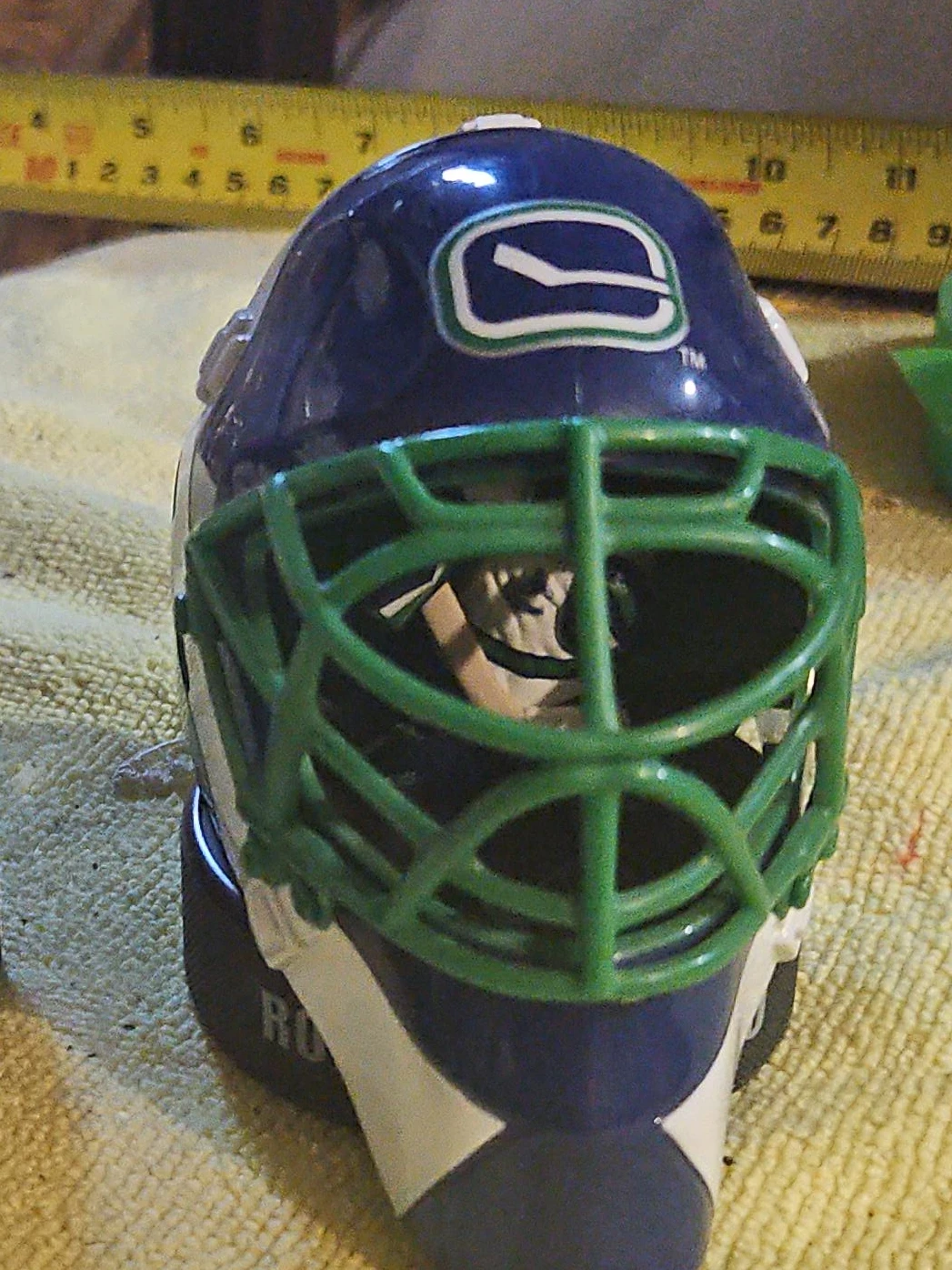 Vancouver Canucks Mini Goalie Mask