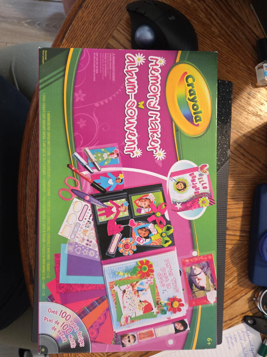 Crayola Memory Maker Album Souvenir Scrapbooking Kit