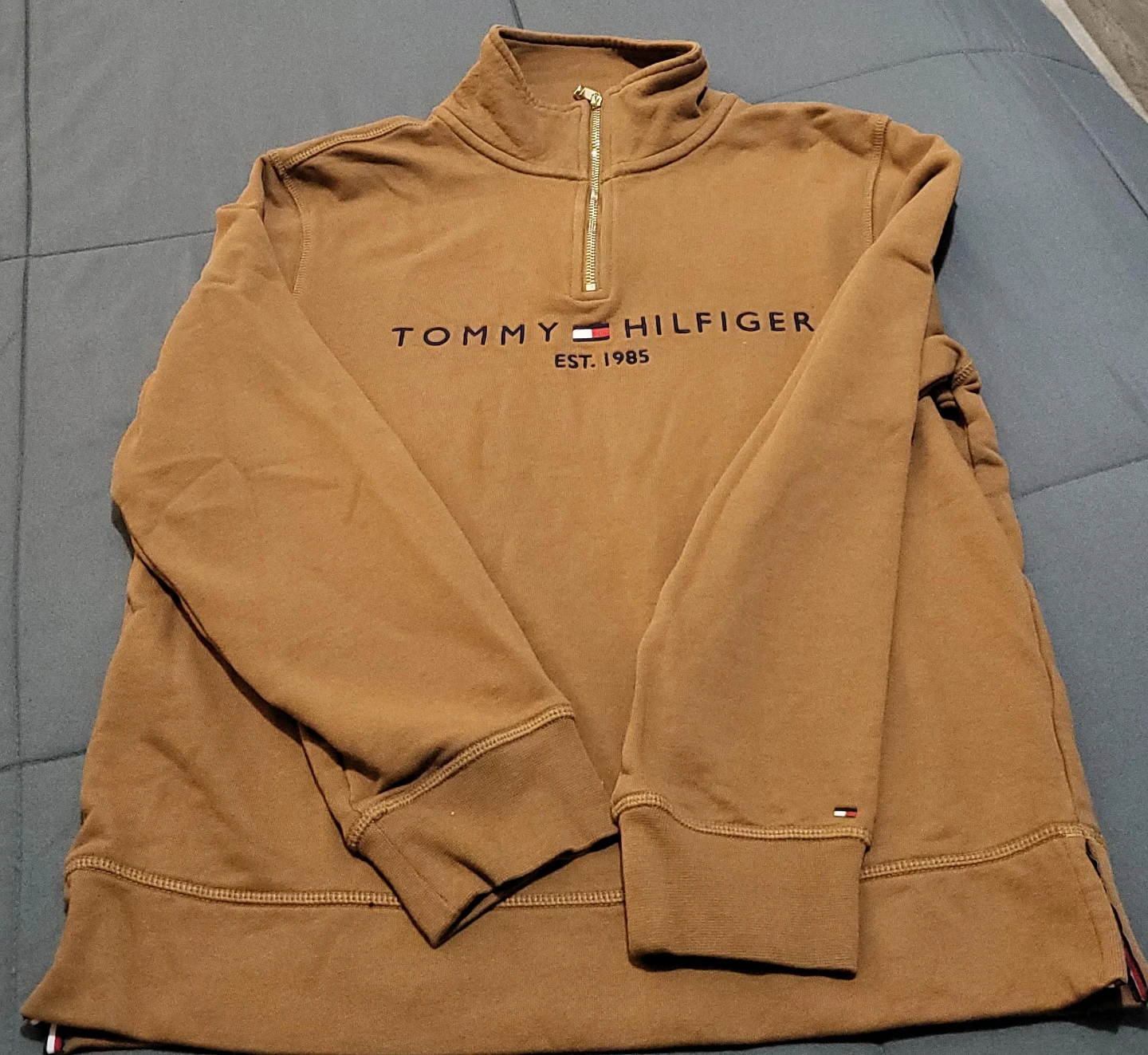 Tommy Hilfiger Quarter-Zip Sweatshirt