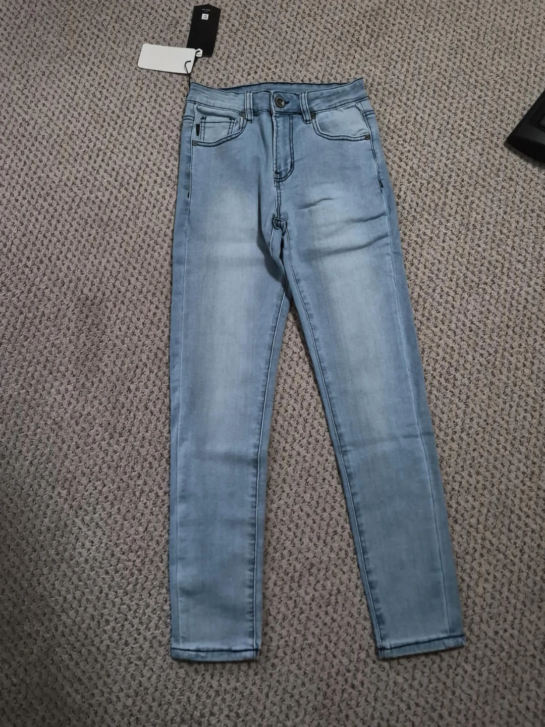 Uniqlo light wash skinny jeans